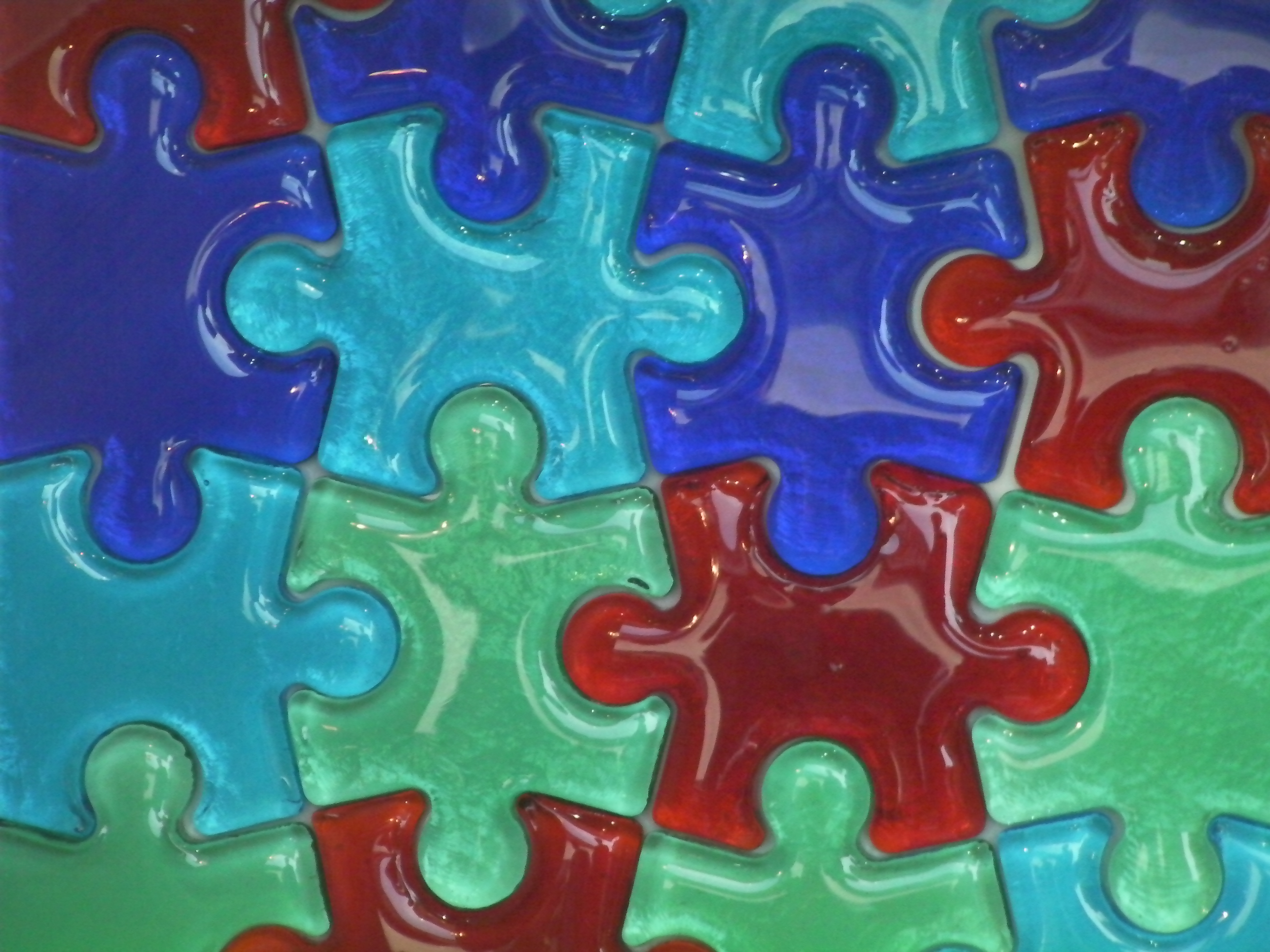 ensemble de pièces de puzzle imbriqués de différentes couleurs